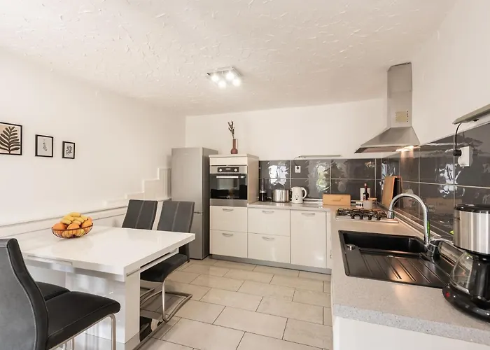 N&t Apartment *